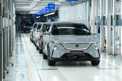 馬自達(dá)EZ-60雙喜臨門，榮膺“2025中國十佳車身”及“最佳材料獎(jiǎng)”